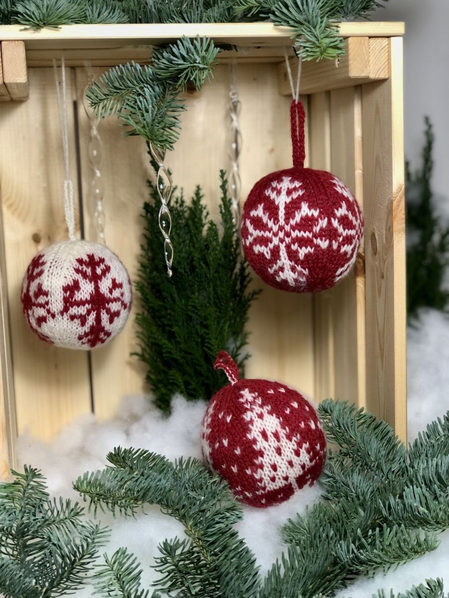 Christmas Balls knitting pattern