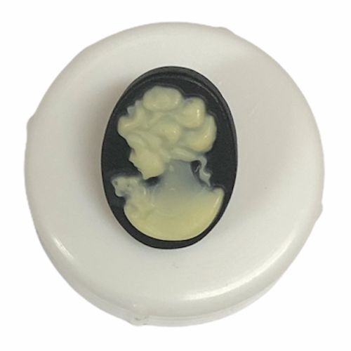 Button - Vintage Cameo Bl/Cream ST3913