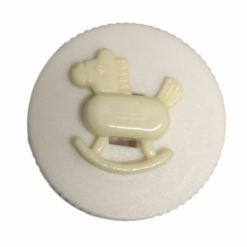 Button - 18mm Rocking Horse Cream