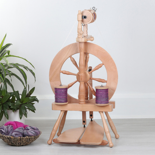 Traveller Spinning Wheel 3