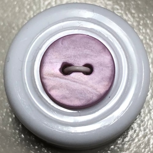 Button - 13mm Matte Shell 83 Lilac