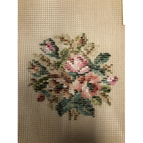 Trammed Tapestry - Small Roses Pink